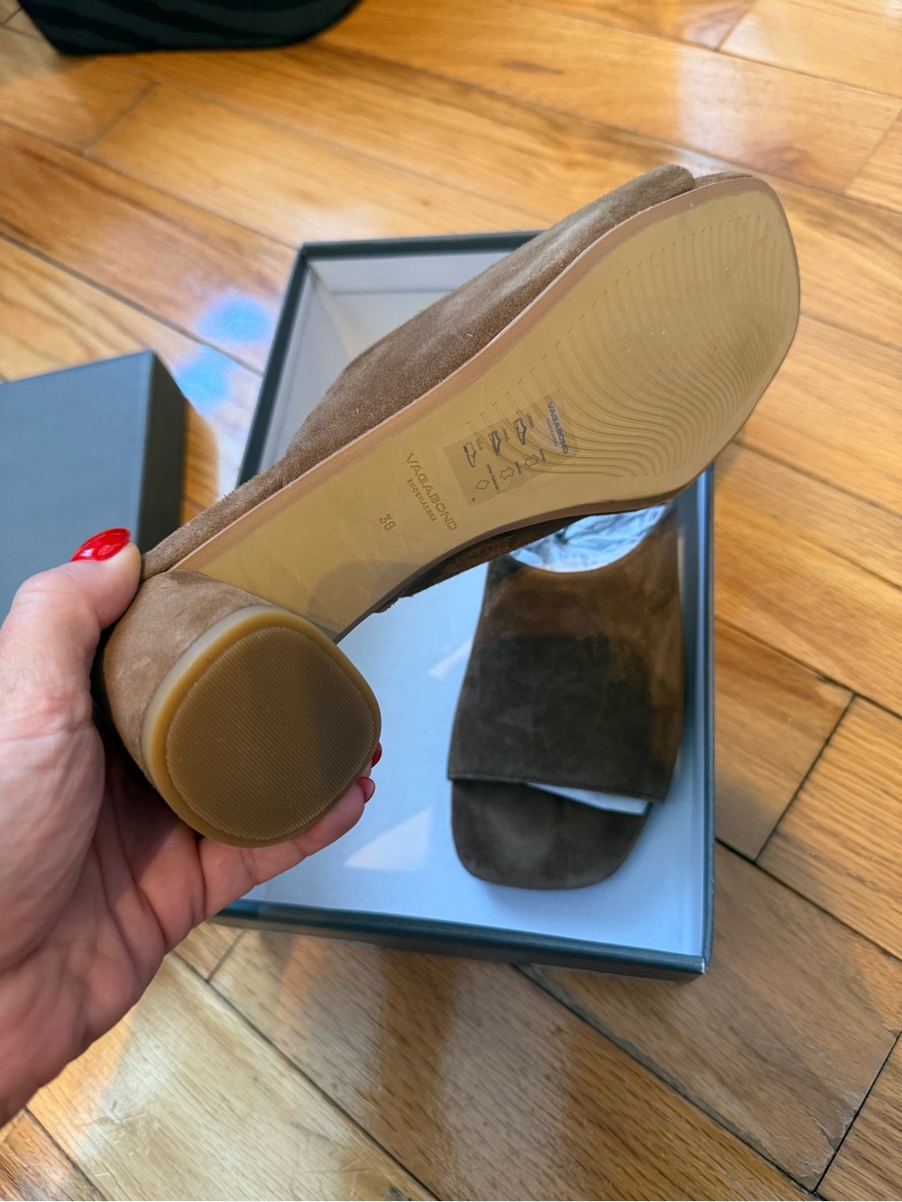 Vagabond Piper Block Heel Sandal - New In Box - Picture 2 of 5